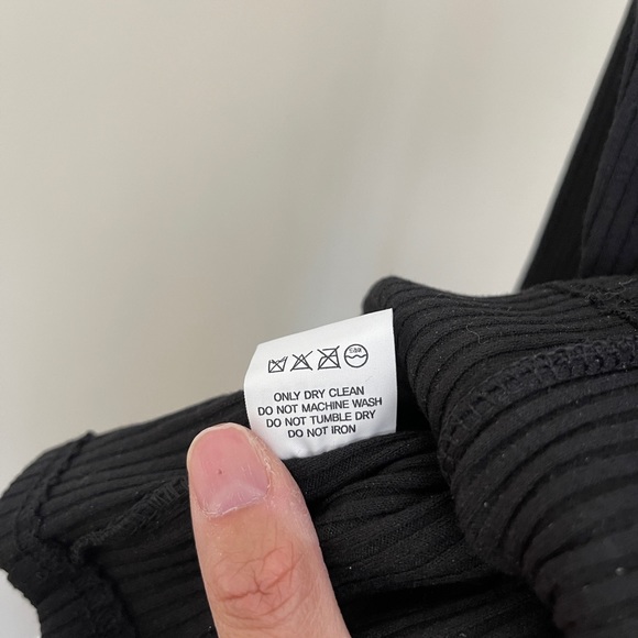 Baguette shoulder cut out sweater - Picture 2 of 4